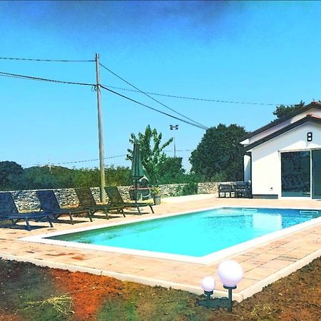 Апартаменты Cozy House With Pool Near Rovinj Канфанар Экстерьер фото